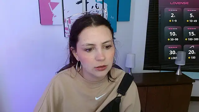 AlanaGarcia19 online show from October 15, 11:51 am