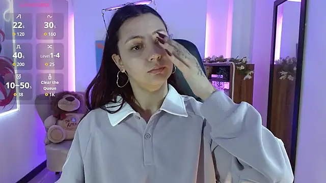 AlanaGarcia19 online show from December 2, 11:45 am