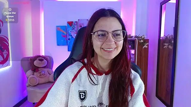 AlanaGarcia19 online show from December 1, 11:55 am