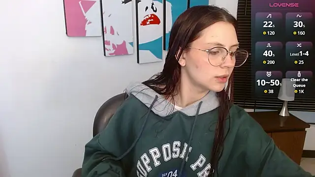 AlanaGarcia19 online show from October 1, 11:25 am