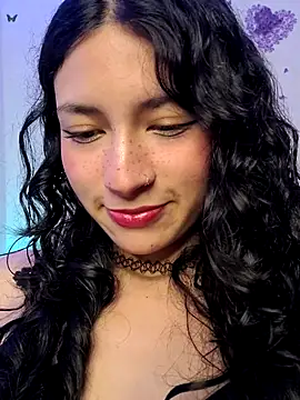 Snapshot of Danly_ chatting on November 28, 3:28 am Danly online show from November 28, 3:28 am