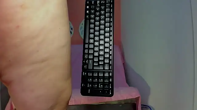 ThiccyLexxy online show from November 1, 11:59 am