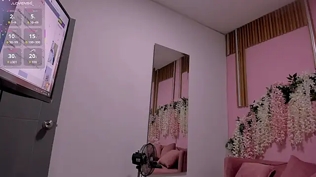 ThiccyLexxy online show from November 22, 12:37 pm