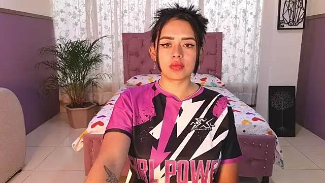 Snapshot of naia_sweetsex chatting on October 17, 7:48 pm naia sweetsex online show from October 17, 7:48 pm