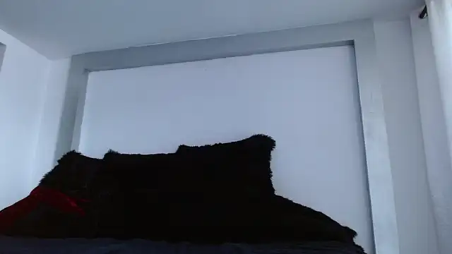 Snapshot of caroline_spanky chatting on October 22, 4:17 pm caroline spanky online show from October 22, 4:17 pm