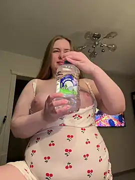 Snapshot of DeniMilkyyyyy chatting on February 21, 6:21 pm DeniMilkyyyyy online show from February 21, 6:21 pm