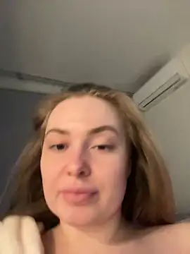 Snapshot of DeniMilkyyyyy chatting on November 19, 5:24 pm DeniMilkyyyyy online show from November 19, 5:24 pm