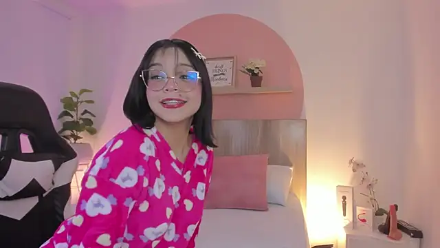 Clara Luu online show from February 8, 3:04 am