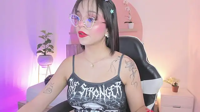 Clara Luu online show from April 25, 3:20 am