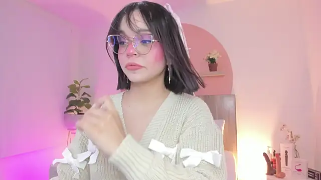 Clara Luu online show from March 27, 3:04 am