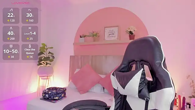 Clara Luu online show from March 11, 2:49 am