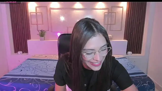 Hannacooper3 online show from November 20, 8:31 pm