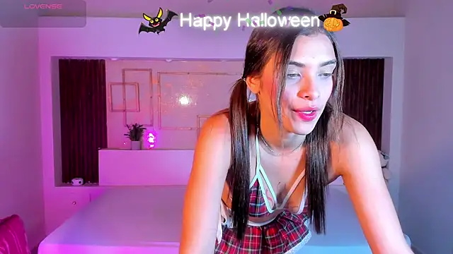 Hannacooper3 online show from November 1, 8:03 pm