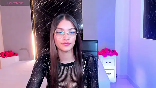 Hannacooper3 online show from September 18, 8:12 pm