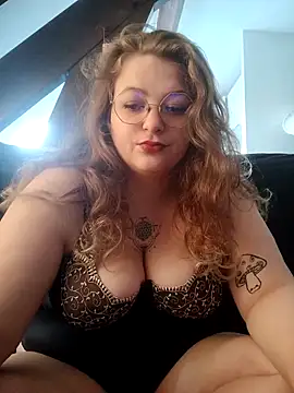 LilouCuriosity online show from October 29, 11:09 am