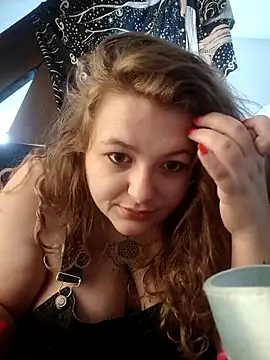 LilouCuriosity online show from October 22, 11:20 am