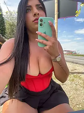 Snapshot of Isaa-Sweet chatting on May 10, 3:14 pm Isaa-Sweet online show from May 10, 3:14 pm