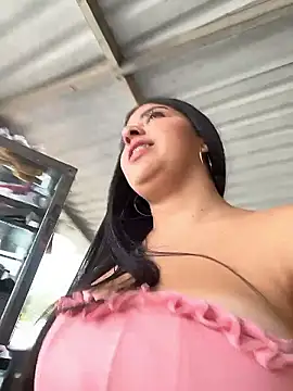 Snapshot of Isaa-Sweet chatting on January 9, 2:57 pm Isaa-Sweet online show from January 9, 2:57 pm