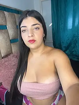 Snapshot of Isaa-Sweet chatting on February 7, 4:04 pm Isaa-Sweet online show from February 7, 4:04 pm