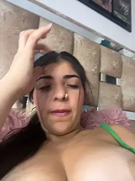 Snapshot of Isaa-Sweet chatting on November 20, 10:27 am Isaa-Sweet online show from November 20, 10:27 am