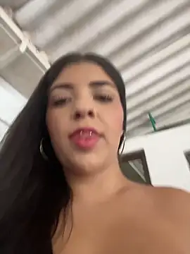 Snapshot of Isaa-Sweet chatting on February 14, 5:57 pm Isaa-Sweet online show from February 14, 5:57 pm