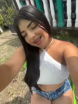 Snapshot of Isaa-Sweet chatting on February 17, 4:15 pm Isaa-Sweet online show from February 17, 4:15 pm