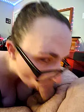 queenpeaches121 online show from February 10, 12:20 am