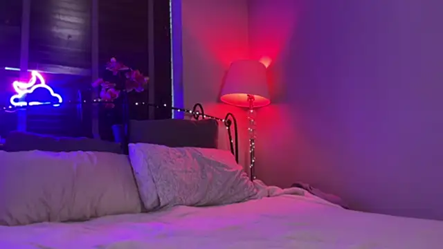 Snapshot of MistresssX chatting on October 31, 2:24 pm MistresssX online show from October 31, 2:24 pm