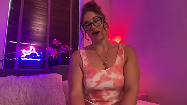 Snapshot of MistresssX chatting on September 16, 4:30 pm MistresssX online show from September 16, 4:30 pm