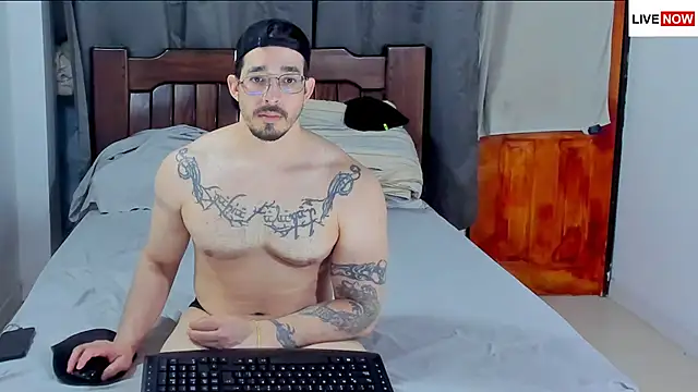 Hunter Hoott online show from March 21, 12:34 am