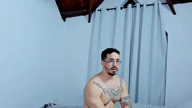 Hunter Hoott online show from December 23, 1:05 am