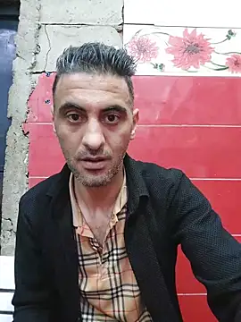 Snapshot of Mahdidido45 chatting on May 24, 10:31 pm Mahdidido45 online show from May 24, 10:31 pm