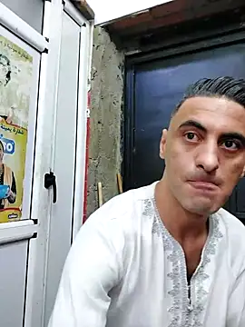 Snapshot of Mahdidido45 chatting on June 24, 8:06 pm Mahdidido45 online show from June 24, 8:06 pm