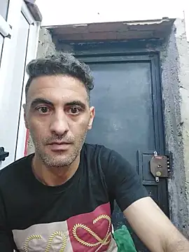Snapshot of Mahdidido45 chatting on June 15, 9:47 pm Mahdidido45 online show from June 15, 9:47 pm