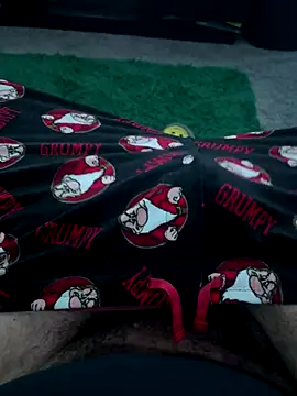 Snapshot of YoungBBCMilker chatting on November 15, 4:27 am YoungBBCMilker online show from November 15, 4:27 am