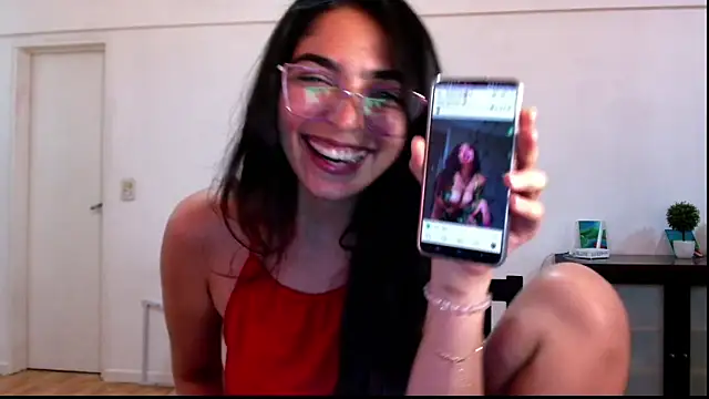 Snapshot of Ariagal chatting on November 6, 6:34 pm Ariagal online show from November 6, 6:34 pm