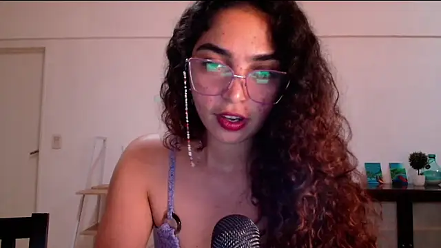 Snapshot of Ariagal chatting on September 30, 9:54 pm Ariagal online show from September 30, 9:54 pm