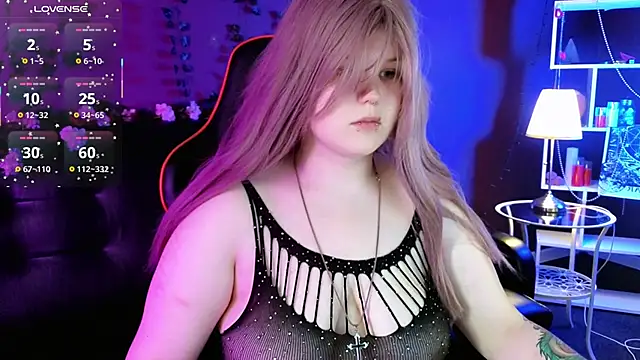 fillisfox  online show from September 18, 3:37 pm