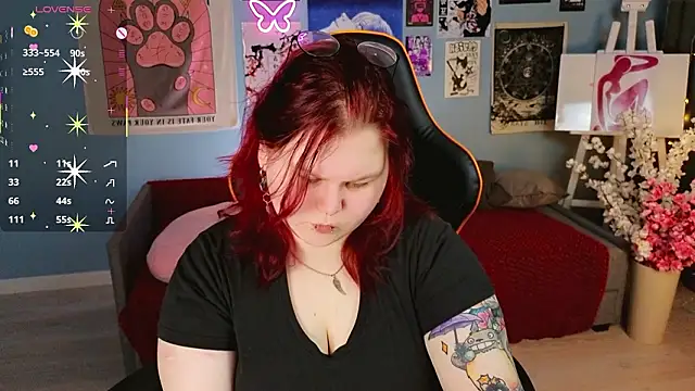 fillisfox  online show from March 29, 7:10 am