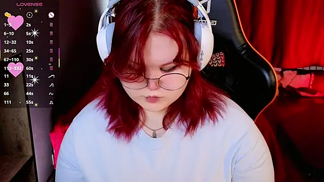 fillisfox  online show from April 4, 10:44 am
