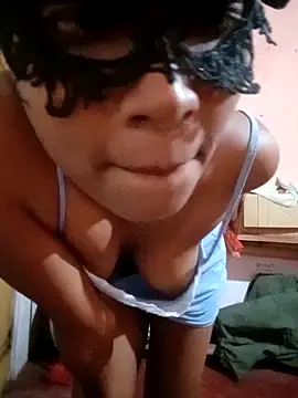 Snapshot of littlebunnySL chatting on February 14, 3:18 am littlebunnySL online show from February 14, 3:18 am