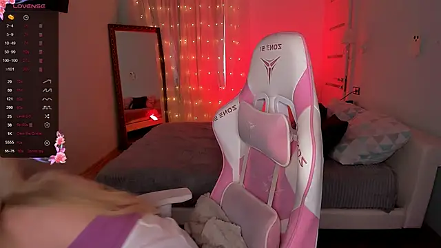 AnyaTaylor  online show from November 6, 8:29 am