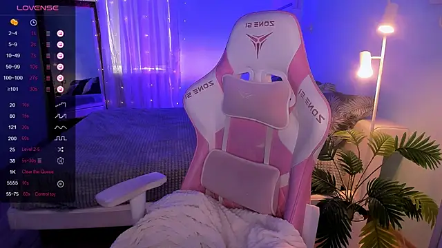 AnyaTaylor  online show from April 11, 2:30 am