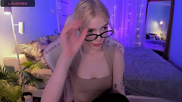 AnyaTaylor  online show from April 19, 2:45 am