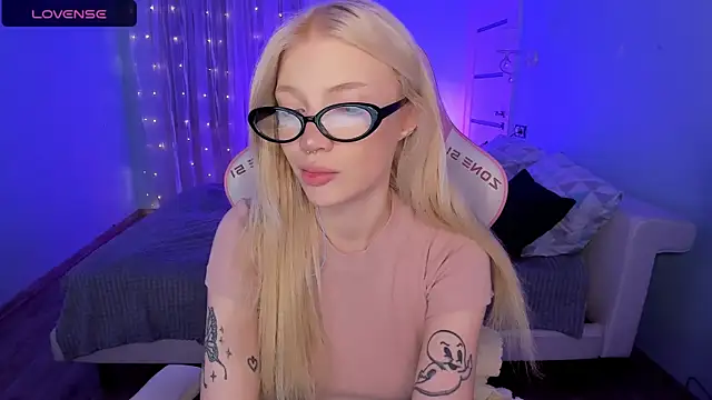 AnyaTaylor  online show from February 7, 2:08 am