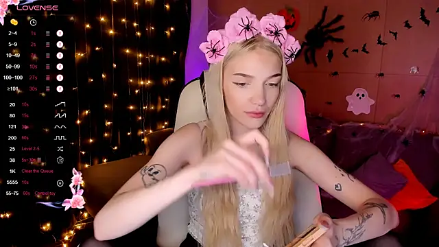 AnyaTaylor  online show from October 31, 2:08 am