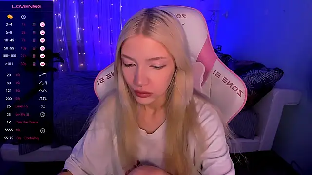 AnyaTaylor  online show from March 8, 2:26 am