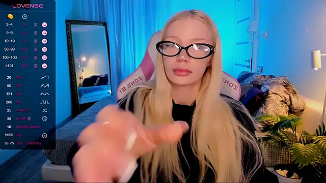 AnyaTaylor  online show from May 23, 2:10 am