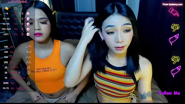 bellamoonlightX online show from April 4, 7:59 am