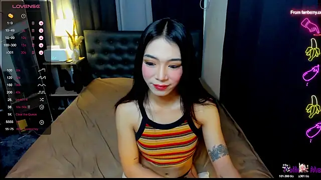 bellamoonlightX online show from January 8, 8:20 am